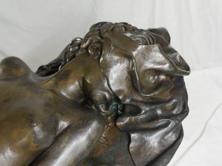 Bronzen beeld na restauratie